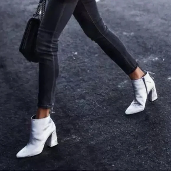 Stuart Weitzman Grandiose Silver Gray Heeled Boots 5 - Picture 3 of 12